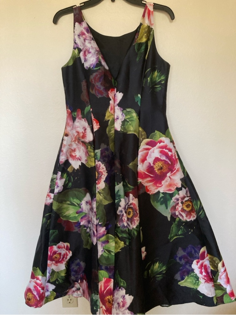 Adrianna Papell Black Satiny Floral Fit-n-Flare Dress with Crinoline Slip Sz 10 - Picture 4 of 9